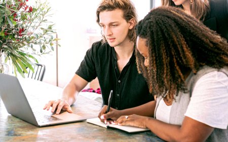 Can International students get a loan to finance their studies in the UK?